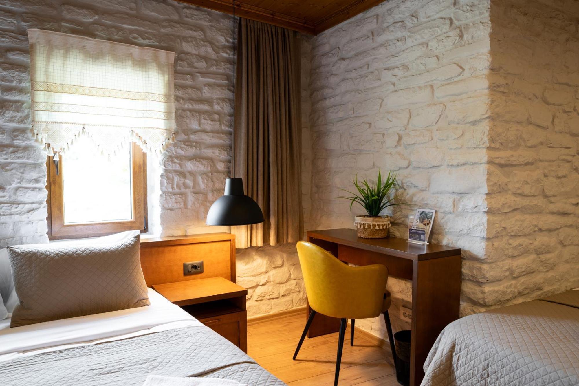 The Stone Sky Hotel Gjirokaster Luaran gambar